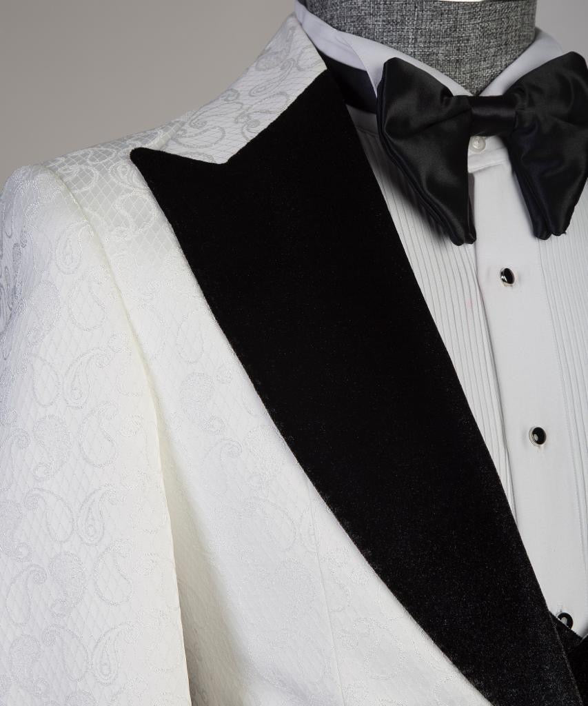 44R - Bold Tux - FS