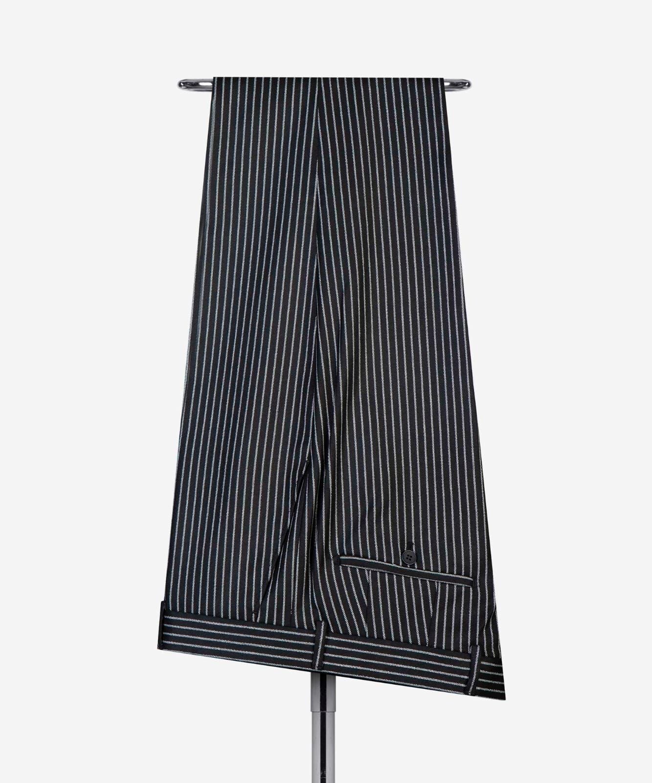 42R - Jaegen Tux - WS (metallic silver stripes)