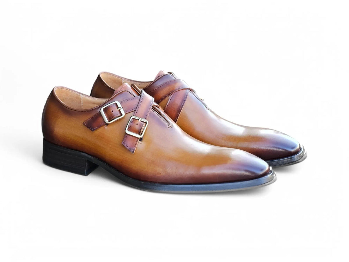 Cross Straps Wholecut Shoe