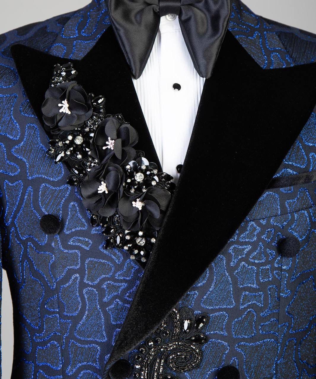 Jewelry Ornament Tuxedo – Black/Gold IV – view 4