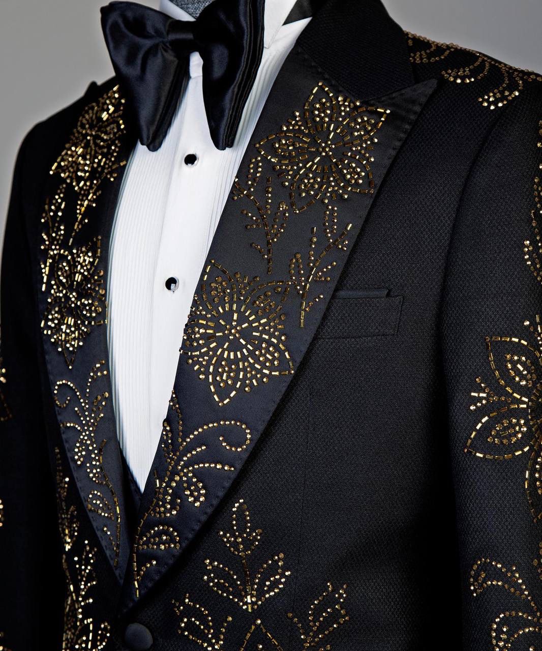Jewelry Ornament Tuxedo – Black/Gold III – view 4