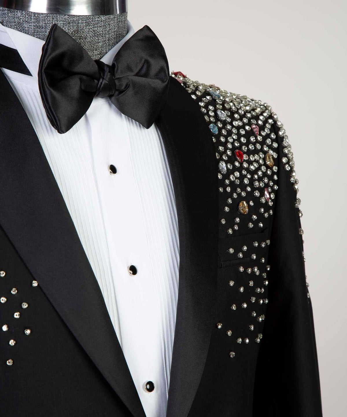 Jewelry Ornament Tuxedo – Black V – view 3
