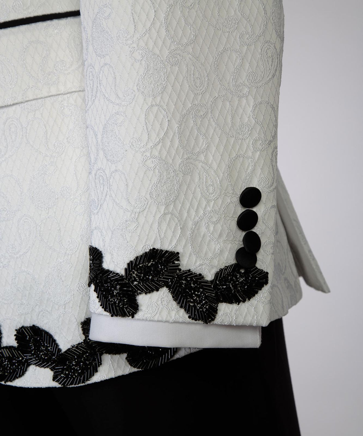 Jewelry Ornament Tuxedo – White/Black – view 5