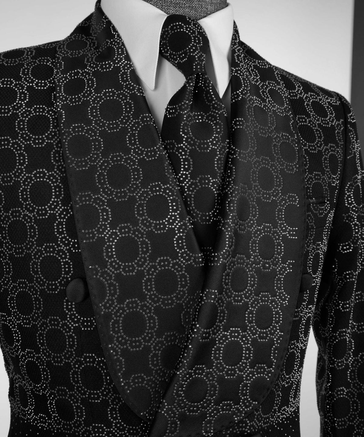 Silver Manifest Tuxedo – view 4