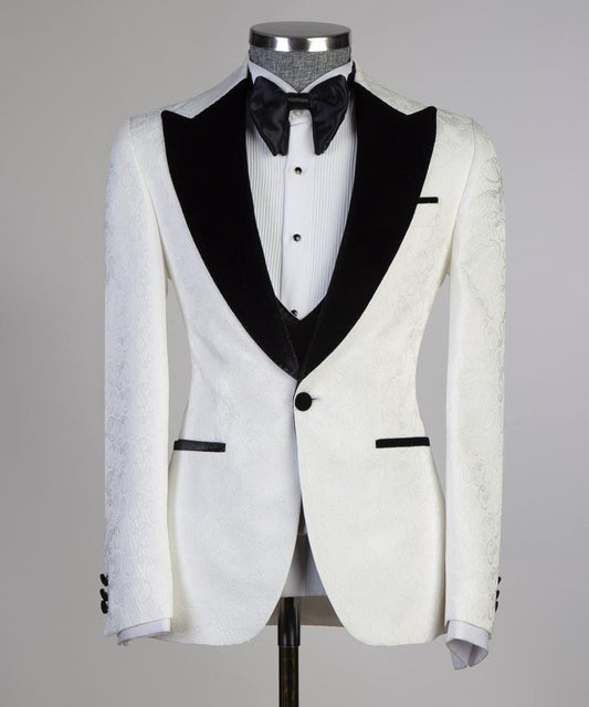 44R - Bold Tux - FS