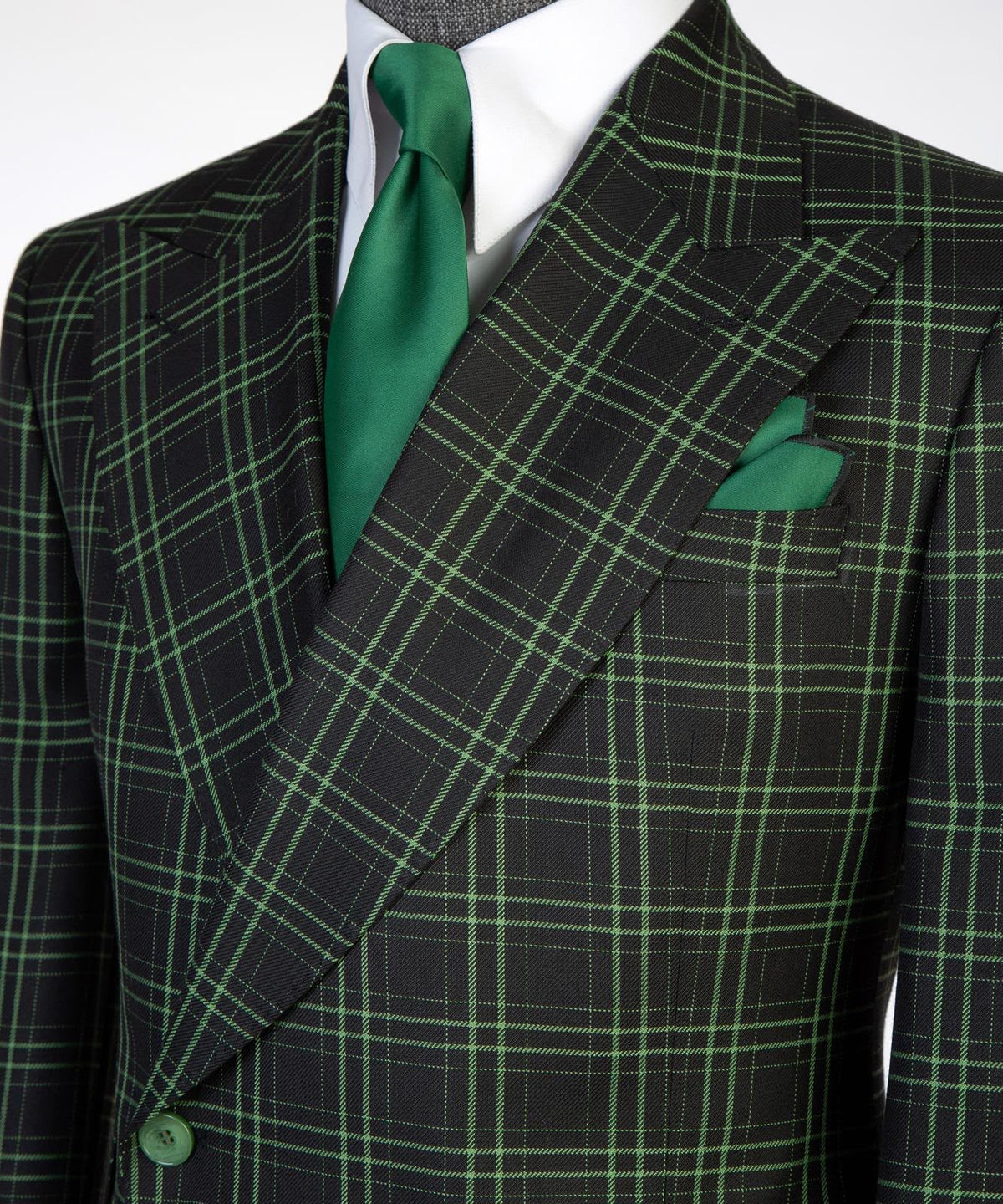 Jaegen black and green plaid chest pocket detail