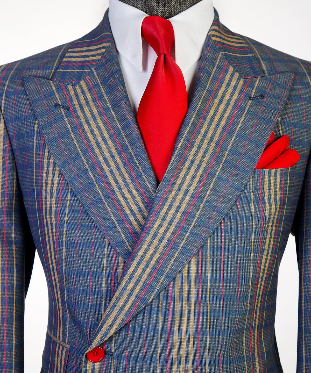 Jaegen navy and gold plaid double-breasted suit with red accents – chest detail