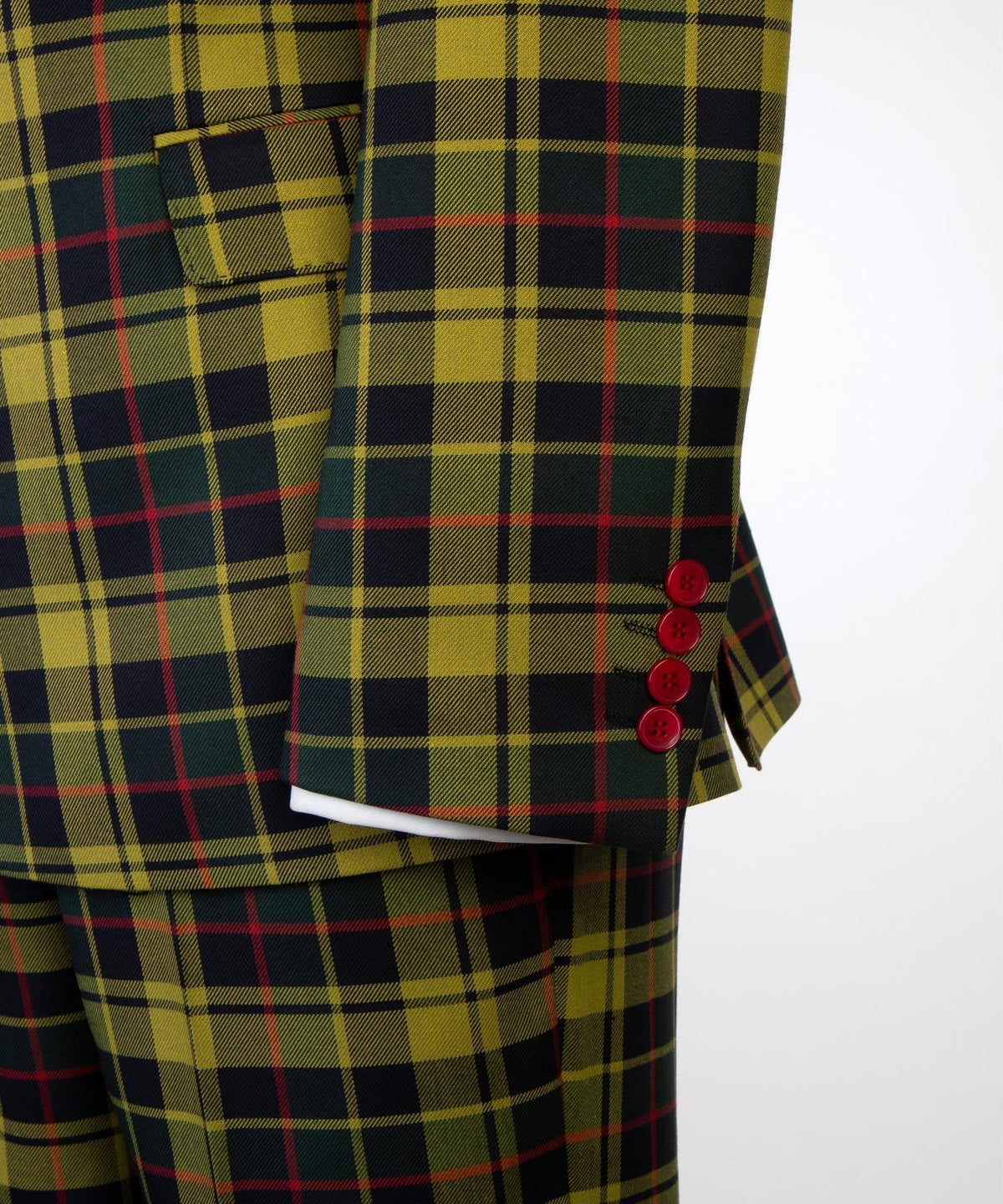 Jaegen tartan sleeve buttons and fabric detail